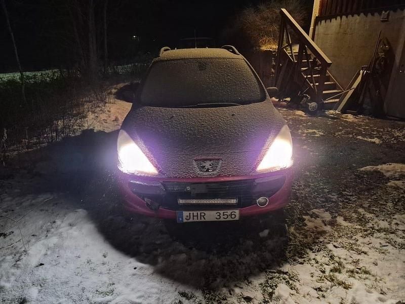 Röd metallic Begagnad 2007 Peugeot 307 Kombi | 8 000 kr (Bra pris) - Bild 1/4