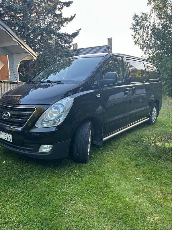 Svart Begagnad 2013 Hyundai H-1 Minibuss | 65 000 kr (Bra pris) - Bild 1/4