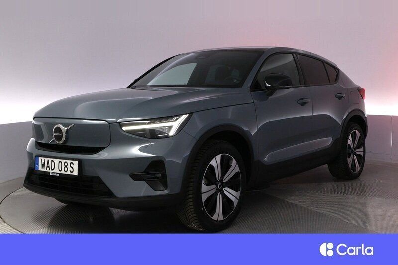 Grå Begagnad 2022 Volvo EC40 Plus SUV | 366 900 kr (Marknadspris) - Bild 1/3