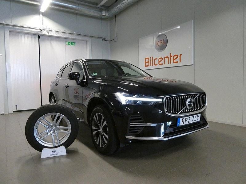 Svart Begagnad 2022 Volvo XC60 SUV | 429 900 kr (Superpris) - Bild 1/3