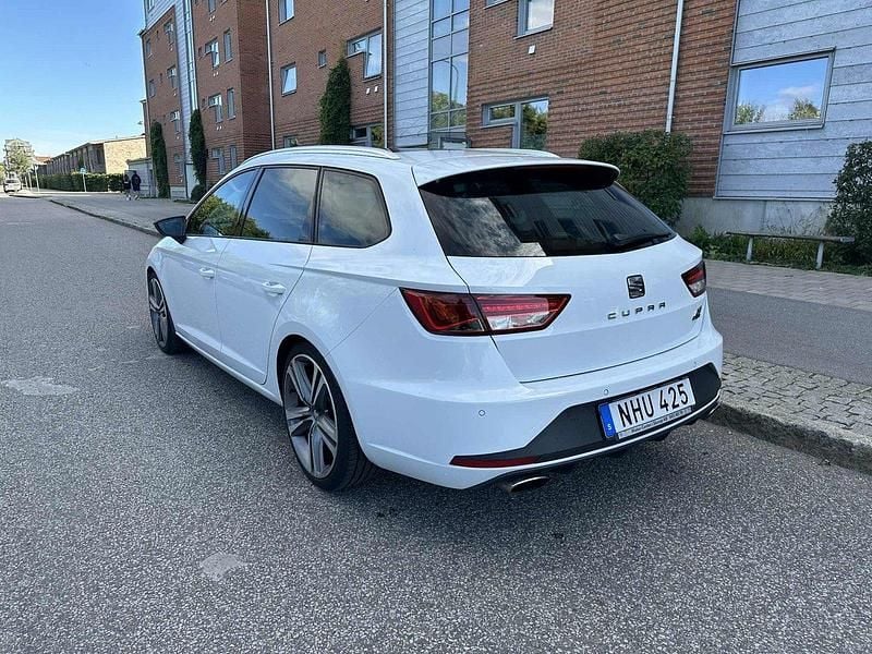 Vit Begagnad 2016 Cupra Leon Kombi | 165 000 kr (Dyr) - Bild 1/4