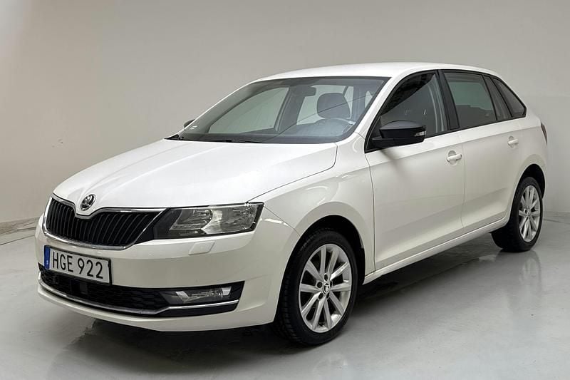 Vit Begagnad 2018 Skoda Rapid | 89 000 kr (Marknadspris) - Bild 1/4