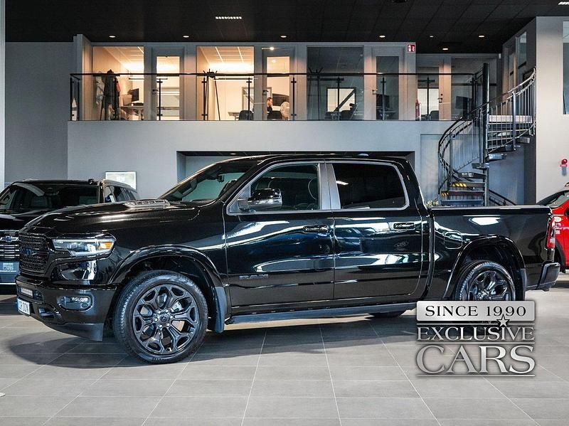 Svart Begagnad 2024 Dodge Ram Limited Pickup | 1 086 250 kr - Bild 1/4