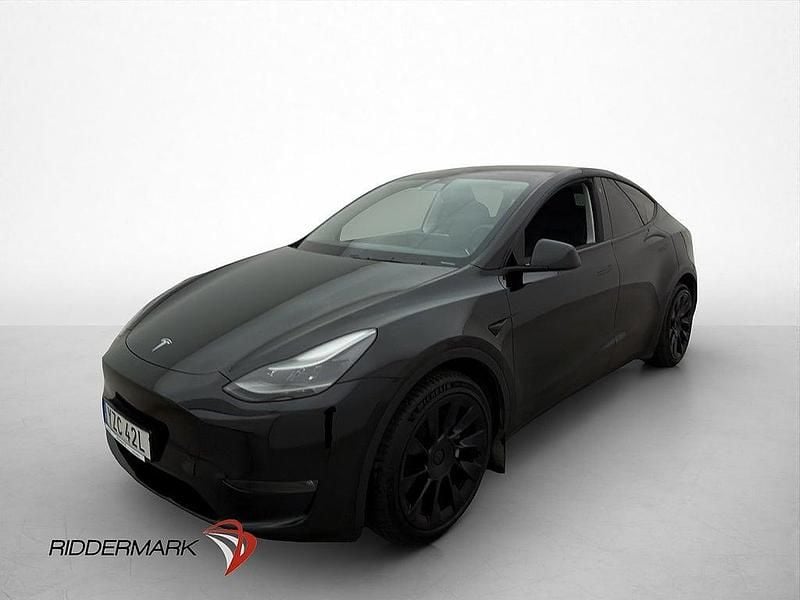 Begagnad Tesla Model Y Long Range AWD 378 kW (514 HK) 2023 Svart SUV
