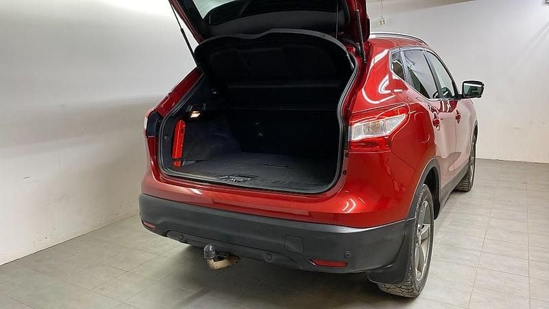 Begagnad Nissan Qashqai 131 HK (96 kW) 2014 Röd SUV