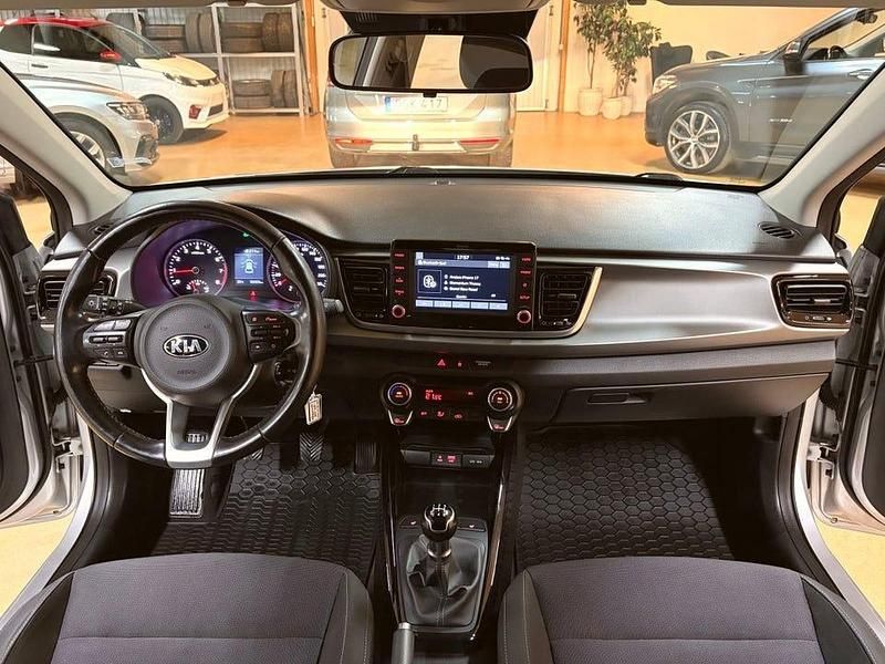 Begagnad Kia Rio Advance 84 HK (61 kW) 2017 Ultra silver metallic Halvkombi