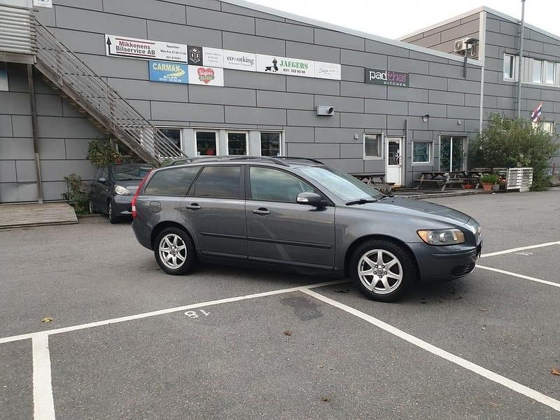 Begagnad Volvo V50 136 HK (100 kW) 2007 Grå Kombi