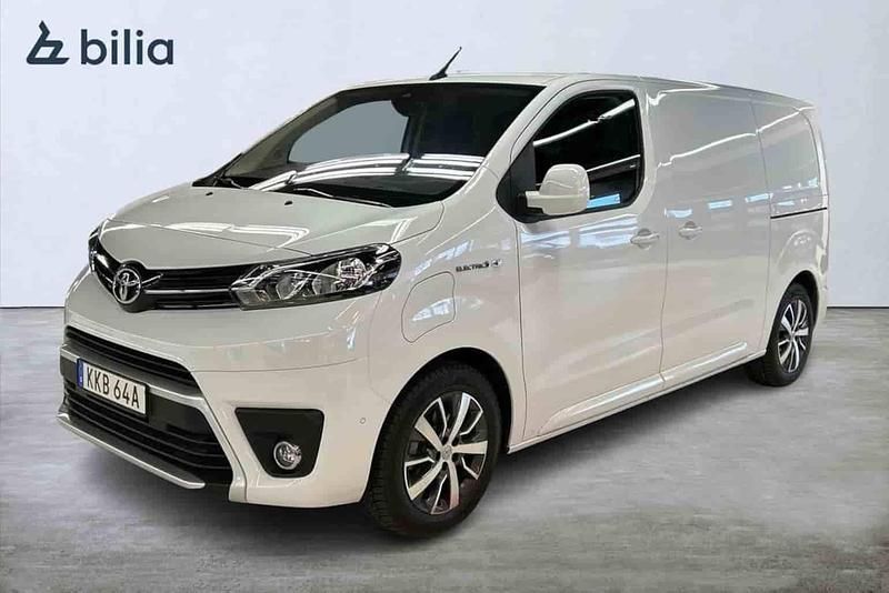 Vit Begagnad 2023 Toyota Proace Van | 399 900 kr (Marknadspris) - Bild 1/1