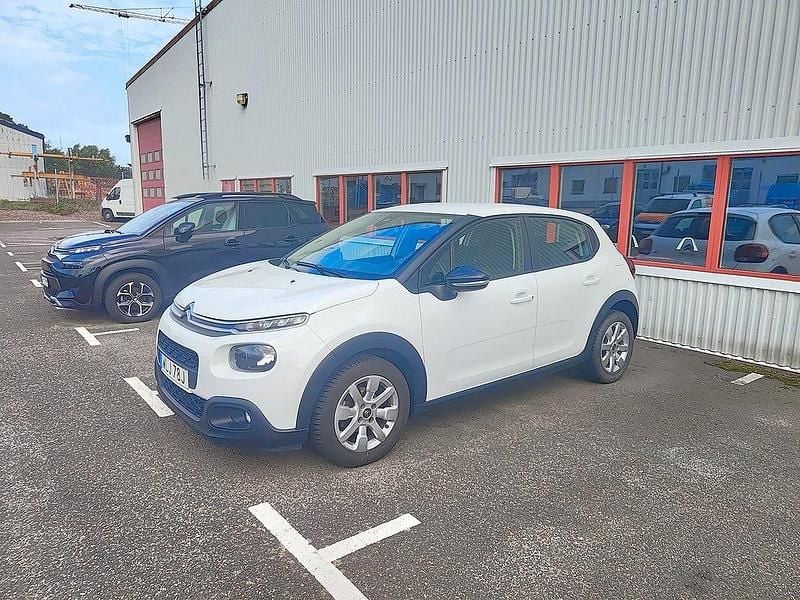 Vit Begagnad 2019 Citroën C3 PureTech Halvkombi | 99 900 kr (Marknadspris) - Bild 1/4