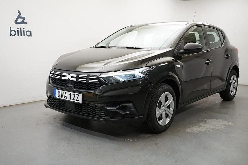 Svart Begagnad 2022 Dacia Sandero Essentiel Halvkombi | 129 900 kr (Marknadspris) - Bild 1/4