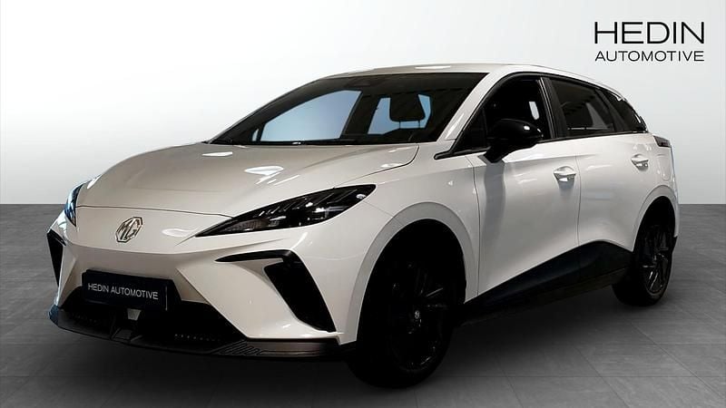 Vit (white) Begagnad 2023 MG MG4 EV Halvkombi | 289 900 kr (Dyr) - Bild 1/4