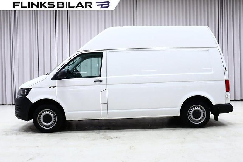 Vit Begagnad 2018 VW T6 Van | 189 700 kr (Bra pris) - Bild 1/4