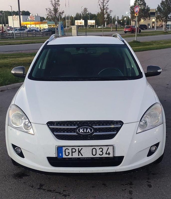 Svart Begagnad 2008 Kia Ceed Sportswagon Kombi | 23 000 kr (Marknadspris) - Bild 1/4