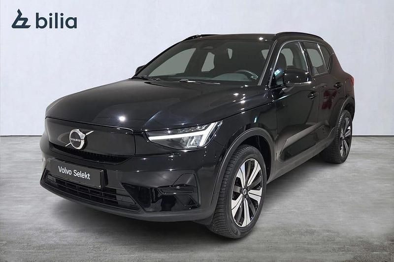 Svart Begagnad 2022 Volvo XC40 Core SUV | 319 000 kr - Bild 1/3