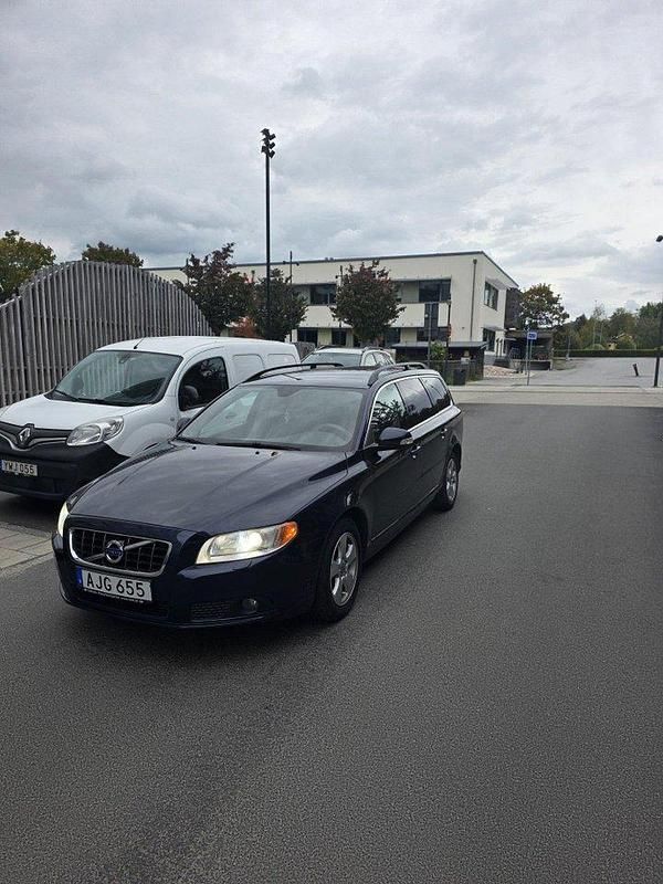 Blå Begagnad 2010 Volvo V70 Kombi | 56 000 kr - Bild 1/4