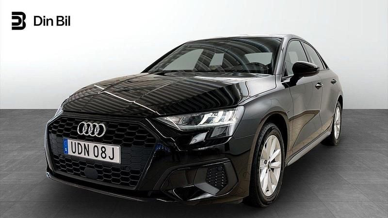Svart Begagnad 2022 Audi A3 Proline Sedan | 284 000 kr (Marknadspris) - Bild 1/4