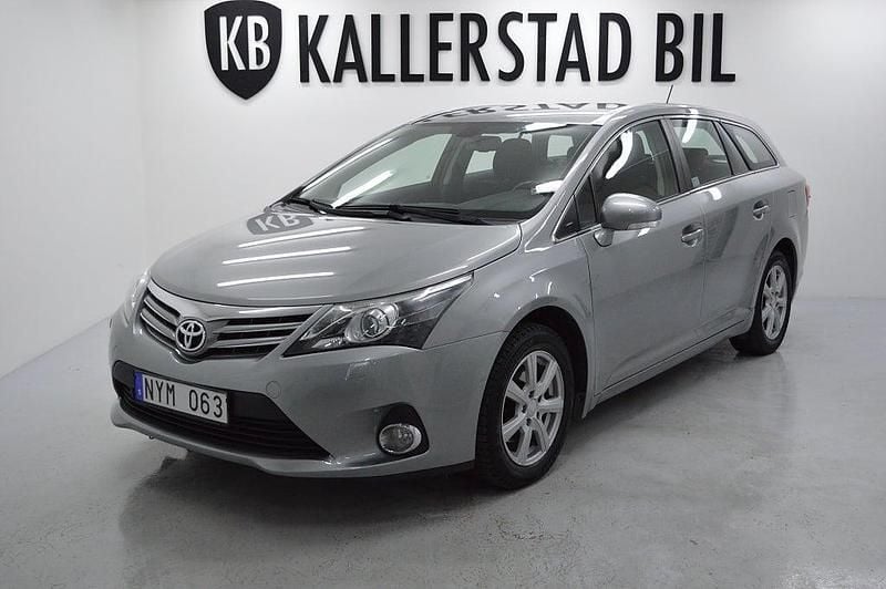 Grå Begagnad 2013 Toyota Avensis Business Edition Kombi | 99 900 kr (Marknadspris) - Bild 1/4