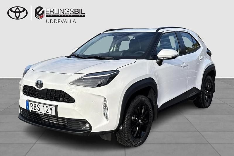 Vit Begagnad 2024 Toyota Yaris Cross Active SUV | 289 900 kr (Marknadspris) - Bild 1/3