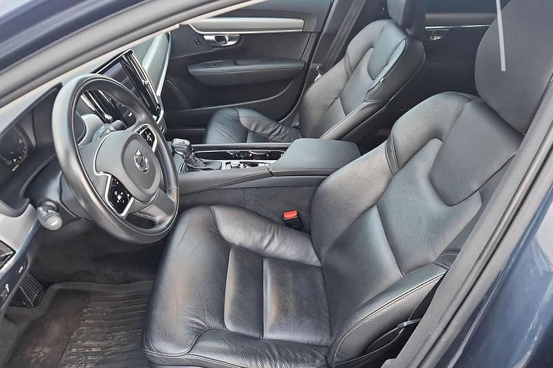 Begagnad Volvo V90 192 HK (141 kW) 2020 Blå Kombi