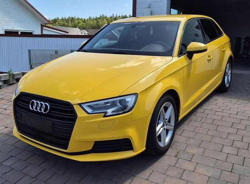 Gul Begagnad 2017 Audi A3 Sportback Halvkombi | 159 000 kr (Marknadspris) - Bild 1/4