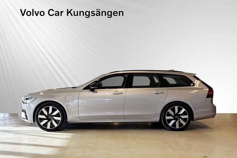 Begagnad Volvo V90 350 HK (257 kW) 2025 Silver Kombi