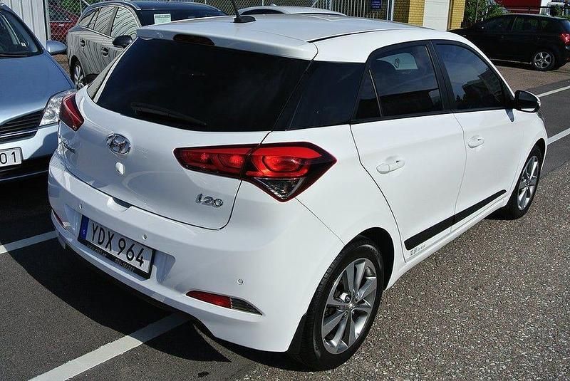 Begagnad Hyundai i20 84 HK (61 kW) 2016