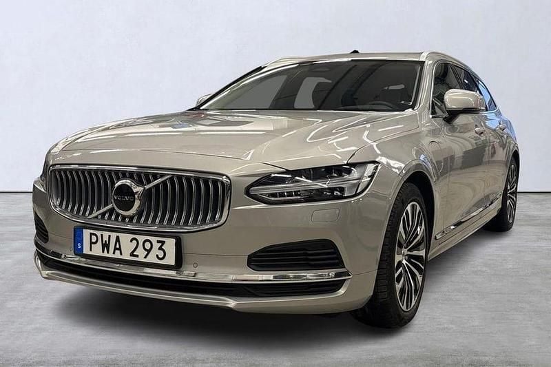 Silver Begagnad 2024 Volvo V90 Core Kombi | 429 900 kr (Marknadspris) - Bild 1/4