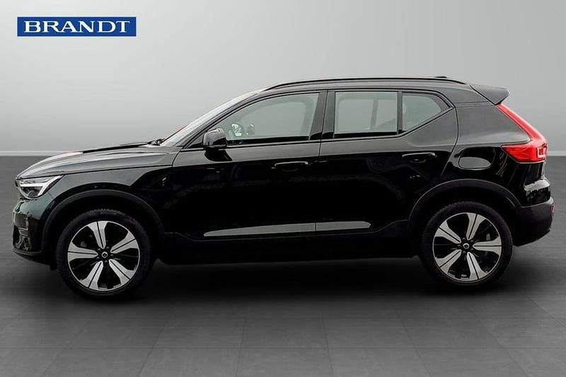 Begagnad Volvo XC40 Core 172 kW (234 HK) 2023 Svart SUV