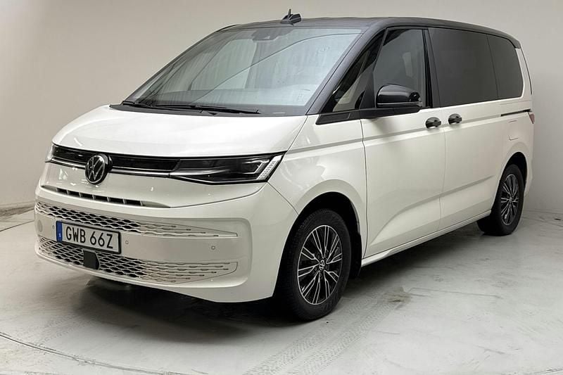Vit Begagnad 2023 VW Multivan Van | 410 000 kr (Marknadspris) - Bild 1/4