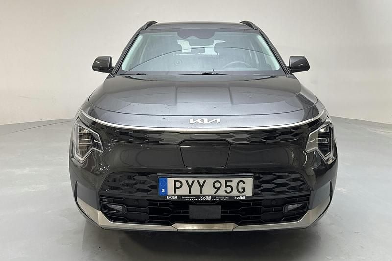 Begagnad Kia e-Niro 150 kW (204 HK) 2023 Grå SUV