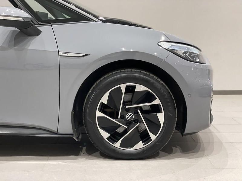 Begagnad VW ID.3 Pro Performance 150 kW (204 HK) 2023 Moonstone grey black Halvkombi