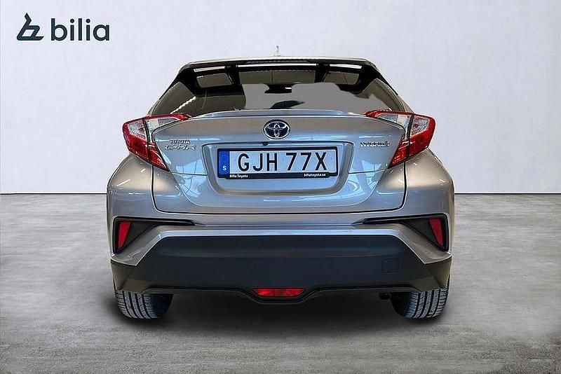 Begagnad Toyota C-HR Edition 124 HK (91 kW) 2018 Grå SUV