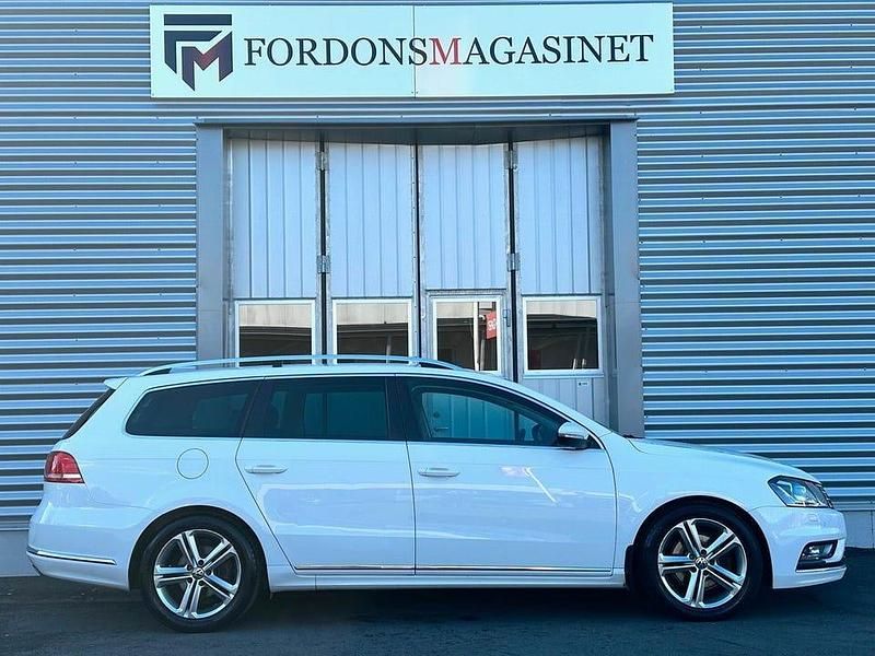 Begagnad VW Passat R-line 177 HK (130 kW) 2014 Vit Kombi