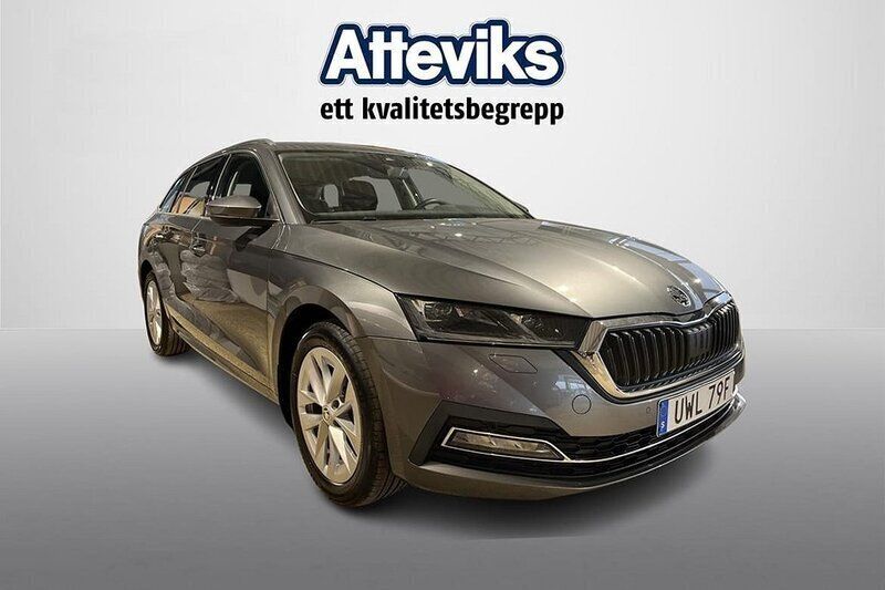 Grå Begagnad 2021 Skoda Octavia Style Kombi | 279 900 kr (Dyr) - Bild 1/4