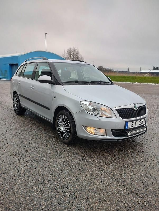 Begagnad 2011 Skoda Fabia Kombi | 32 000 kr (Marknadspris) - Bild 1/4