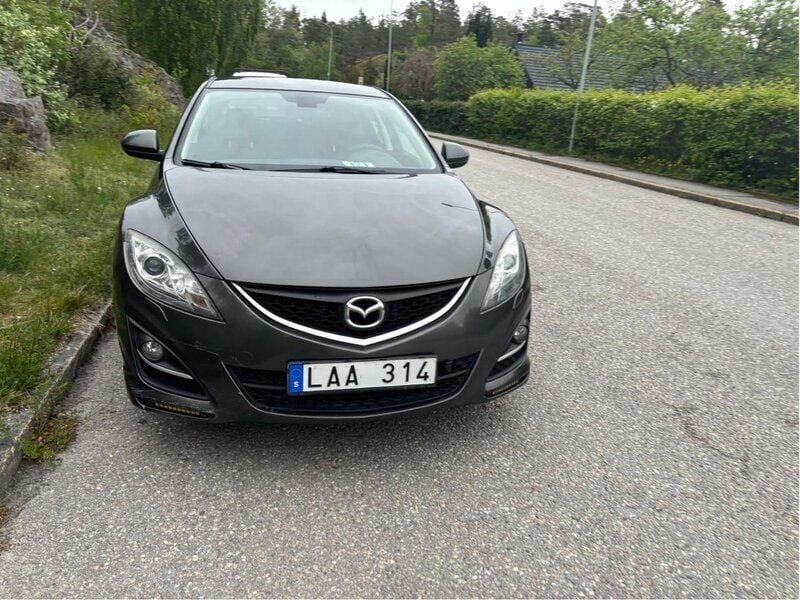 Grå Begagnad 2011 Mazda 6 Inclusive Halvkombi | 19 000 kr (Superpris) - Bild 1/4
