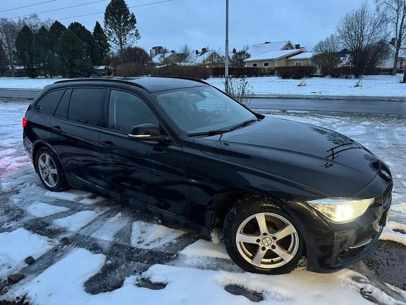 Begagnad 2013 BMW 318 Kombi | 96 000 kr (Marknadspris) - Bild 1/4
