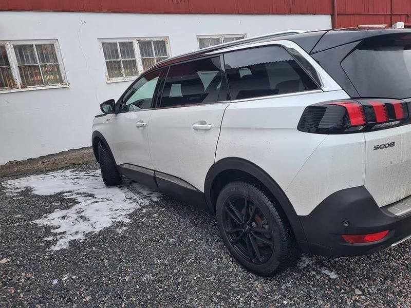 Pärlvit Begagnad 2019 Peugeot 5008 | 250 000 kr (Marknadspris) - Bild 1/2