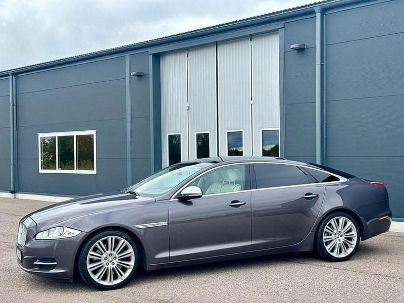 Begagnad Jaguar XJ 385 HK (283 kW) 2010 Mörkgrå Sedan