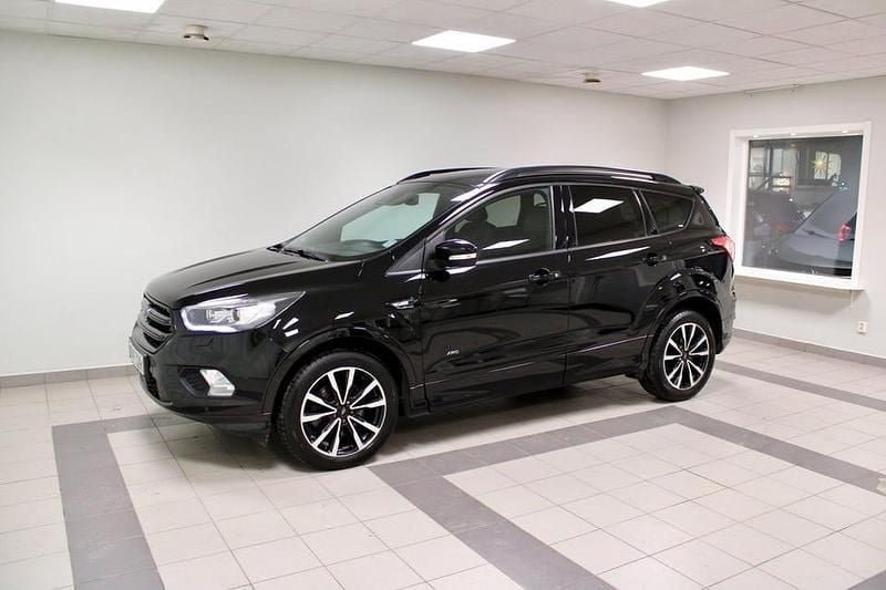 Begagnad Ford Kuga ST-Line 150 HK (110 kW) 2018 Svart SUV
