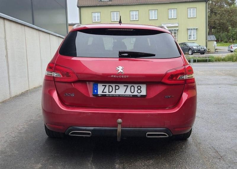 Begagnad Peugeot 308 GT 177 HK (130 kW) 2017 Ljusröd (röd) Kombi