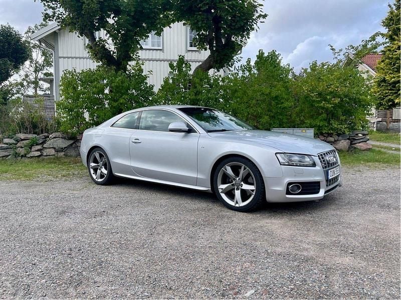 Silver Begagnad 2008 Audi S5 Sportkupé | 102 000 kr (Superpris) - Bild 1/4
