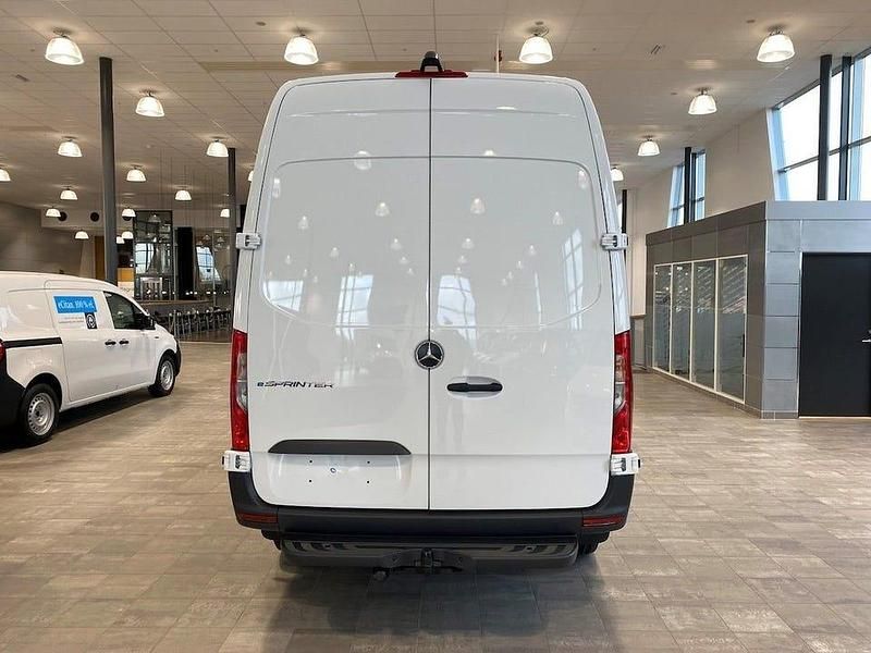 Begagnad Mercedes E-Sprinter 100 kW (136 HK) 2024 Vit (white) Van