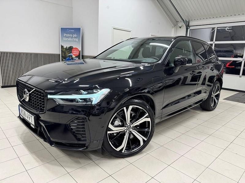 Begagnad Volvo XC60 R-Design 456 HK (335 kW) 2023 Svartmetallick SUV