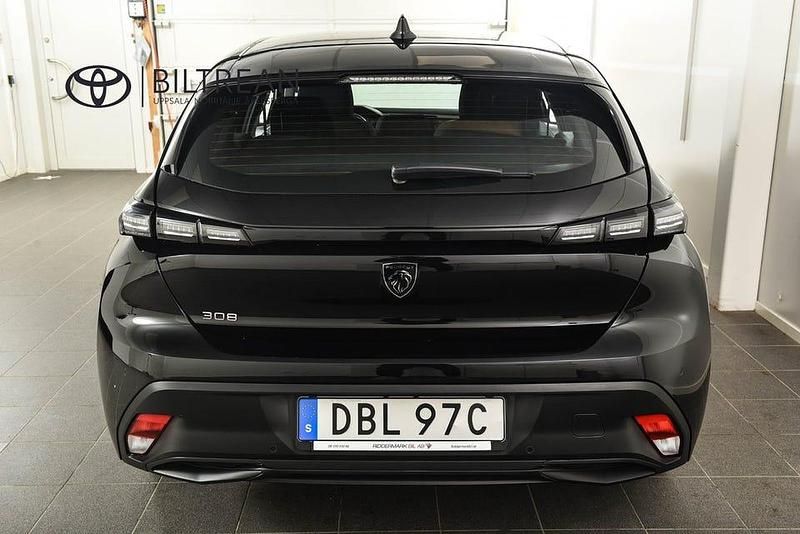 Begagnad Peugeot 308 131 HK (96 kW) 2022 Svart Halvkombi