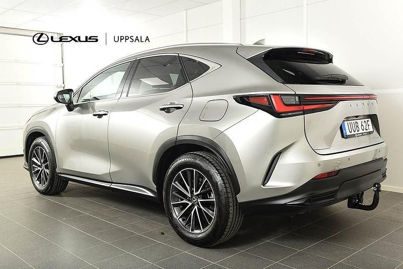 Begagnad Lexus NX450h+ Executive Line 309 HK (227 kW) 2023 Ljusgrå SUV