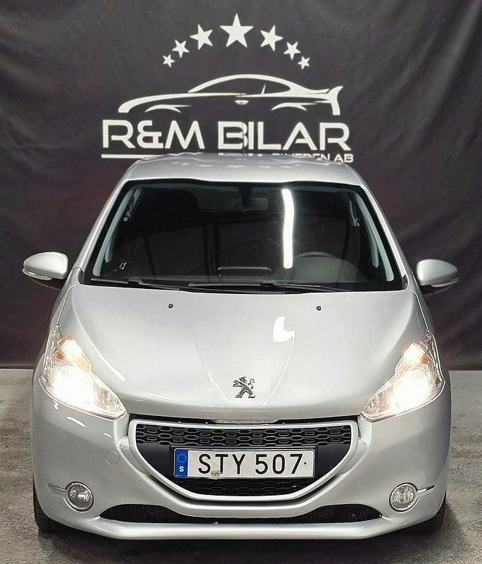 Begagnad Peugeot 208 68 HK (50 kW) 2014 Grå Halvkombi
