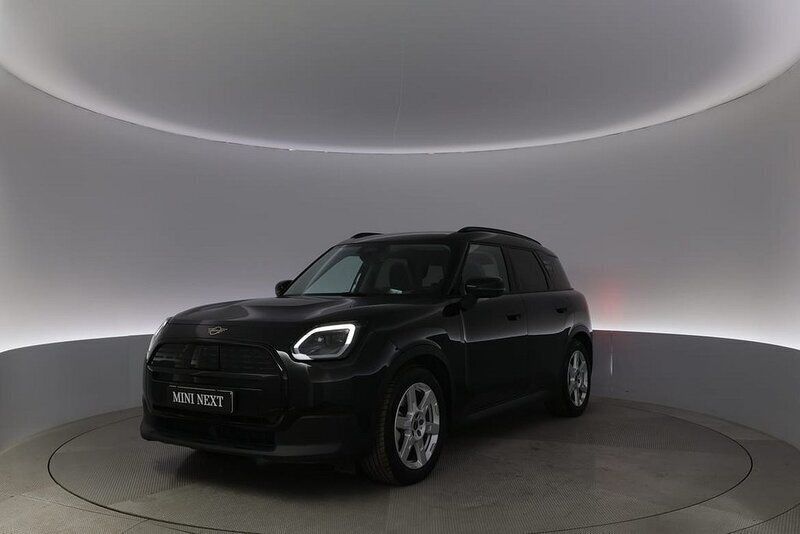 Svart Begagnad 2024 Mini Countryman SUV | 394 900 kr - Bild 1/4