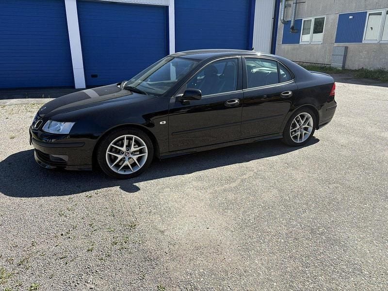 Svart Begagnad 2003 Saab 9-3 Aero Sedan | 220 000 kr - Bild 1/4