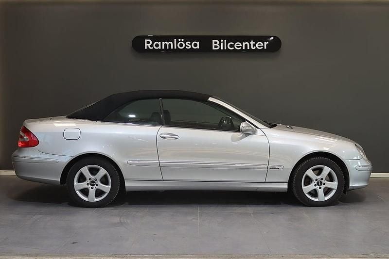 Begagnad Mercedes CLK200 Elegance 163 HK (119 kW) 2003 Silver Cab